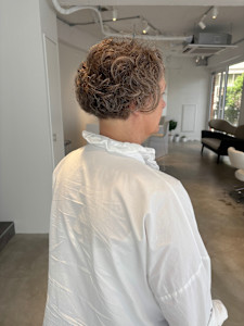 カーリーヘアショート