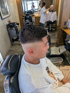 クロップ・スキンフェード - @110 BARBER SHOP CONTINENTAL掲載