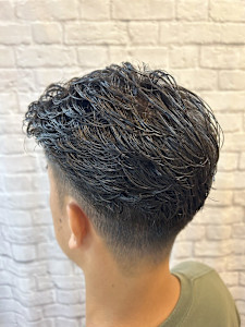 【クセの無い髪に"自然なクセ"を】 - 銀座マツナガ 新宿パークタワー店掲載