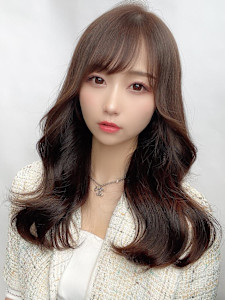 2wayバングでイメチェン顔まわりレイヤーのくびれヘアが人気