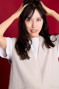 Chocolat Brown Sheer｜大人の定番スタイル - UNE ATTACHE掲載