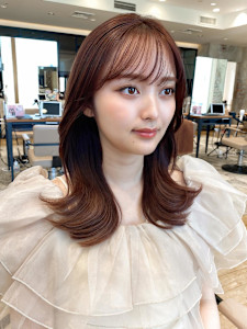 シースルーぱっつん前髪で結んでかわいいフェイスレイヤー