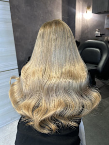 ナナセ/くびれ巻き/ワンホンヘア - elu by lovis掲載