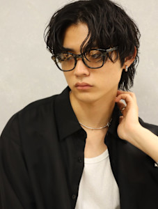 メンズパーマ　メンズヘア　シャドウパーマ　センターパート