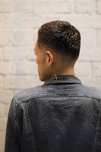 ロンポワンフェードショート - グレイスフルバーバー プラチナム掲載