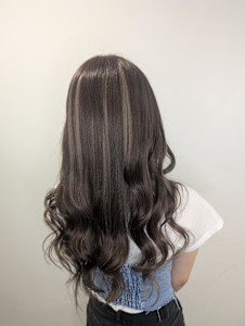 シールエクステハイライト急増中 - Bulansis Hair掲載