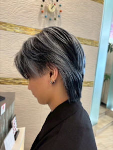 大人可愛い艶カラーブラウンミニウルフエンドカラー