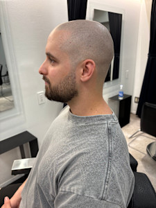 バーバースキンヘッド髭トリム眉毛カット/渋谷 - INTRO . by Fi-Ne 渋谷【イントロ バイ フィーネ シブヤ】掲載