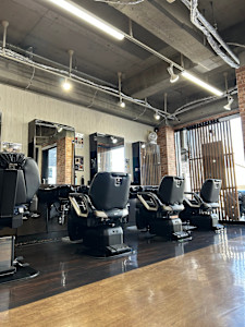 Kazu Hair 段原店(カズヘアー ダンバラテン)