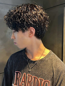 ツイストスパイラルパーマ 束感 20代 マッシュ【札幌】 - THIS IS BARBER掲載