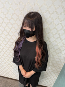 派手インナーカラーで自分オリジナルヘアースタイルに