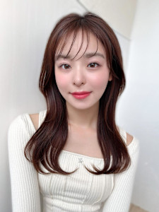 大人かわいいくびれヘアセミロング × ミルクティーベージュ