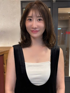 アッシュベージュ 顔周りカット 髪質改善 くびれヘア 20代