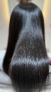 プレミアム縮毛矯正！ダメージが少なく、柔らかい仕上がりが特徴