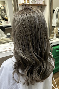 ツヤ髪×オリーブベージュ