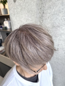 本格的な脱白髪染め/白髪ぼかし/シルバーヘア