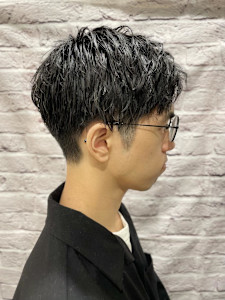 緩めツイストアップバングショート - グレイスフルバーバー プラチナム掲載