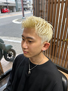 金髪アップバング - Kazu Hair 段原店掲載