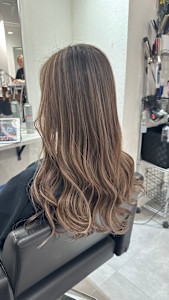 ロングバレイヤージュ透明感くすみベージュ20代30代40代