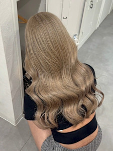 カットラインが可愛いミニボブスタイル