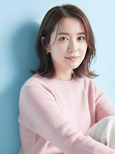 ナチュラルハーブカラーの軽やか外ハネボブ