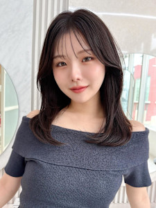 2wayバングで小顔効果！フェイスレイヤーで作るくびれヘア