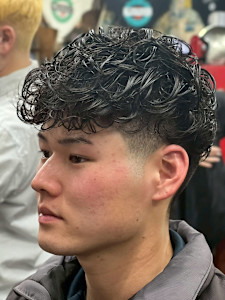 スペインカール 本厚木フェード 本厚木バーバー - MARLEY'S BAR BER 本店掲載