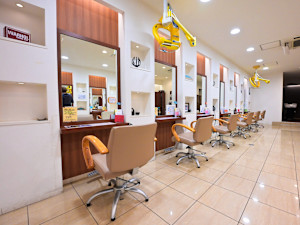 美粧ほそや 反町店(ビショウホソヤ タンマチテン)