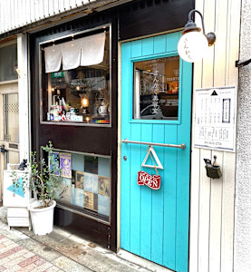 さんかく美容室(サンカクビヨウシツ)