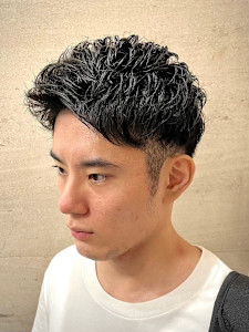 この時期おすすめ！ツーブロック無造作パーマ