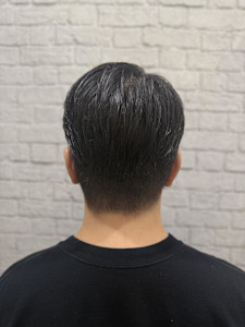 ツーブロックナチュラルサイドパート - グレイスフルバーバー プラチナム掲載