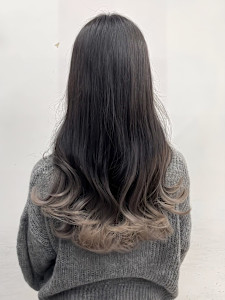 裾カラーホワイトベージュ - Flora by siesta掲載