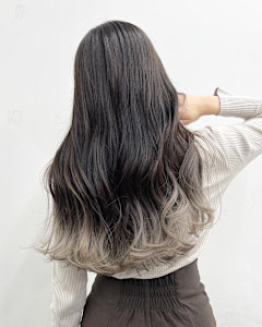 ホワイトベージュグラデーションカラー - Flora by siesta掲載