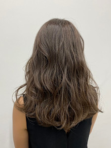 ベージュカラー