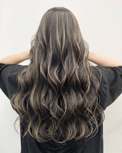 ベージュハイライトカラー - Flora by siesta掲載