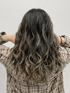 ベージュバレイヤージュ - Flora by siesta掲載