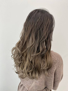 ベージュカラー