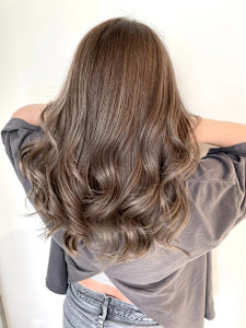 ブラウングレージュ - Flora by siesta掲載