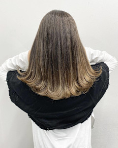 グラデーションベージュミディ - Flora by siesta掲載