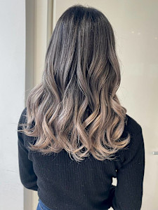 アッシュグラデーション - Flora by siesta掲載