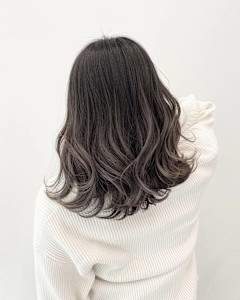 グレージュグラデーションミディ - Flora by siesta掲載