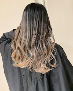 ハイトーンバレイヤージュ - Flora by siesta掲載