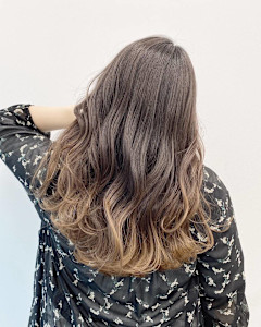 ナチュラルベージュブラウンのグラデーションカラー - Flora by siesta掲載