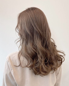 外国人風ミルクティーベージュ - Flora by siesta掲載