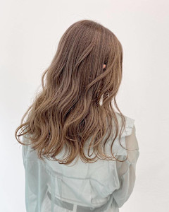 ハイトーンアッシュベージュ - Flora by siesta掲載