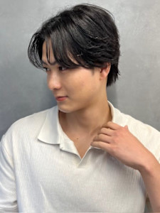 抜け感と動きを活かしたスパイラルセンターパート - ii+U 銀座 【アイユー ギンザ】掲載