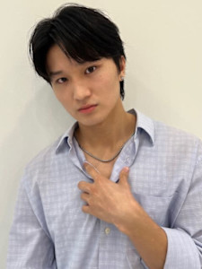 抜け感と動きを活かしたスパイラルセンターパート - ii+U 銀座 【アイユー ギンザ】掲載