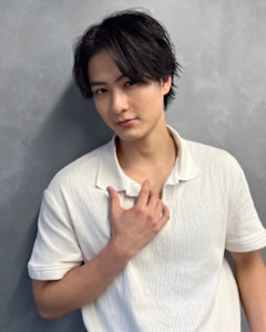 抜け感と動きを活かしたスパイラルセンターパート - ii+U 銀座 【アイユー ギンザ】掲載