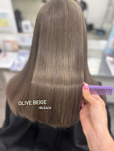 オリーブベージュ/柔らかカラー/髪質改善 - ao. 渋谷/表参道 ダブルカラー・ハイトーン・髪質改善【アオ】掲載