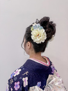 上品に映える立体シニヨン